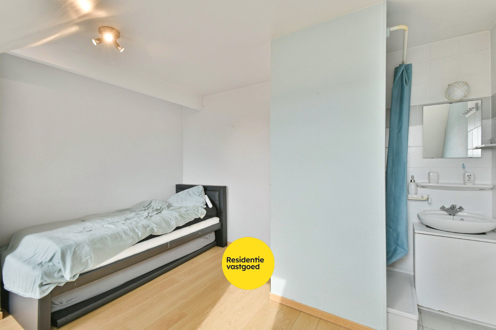 Duplex-appartement met twee ruime slaapkamers en een ruim en intiem terras 