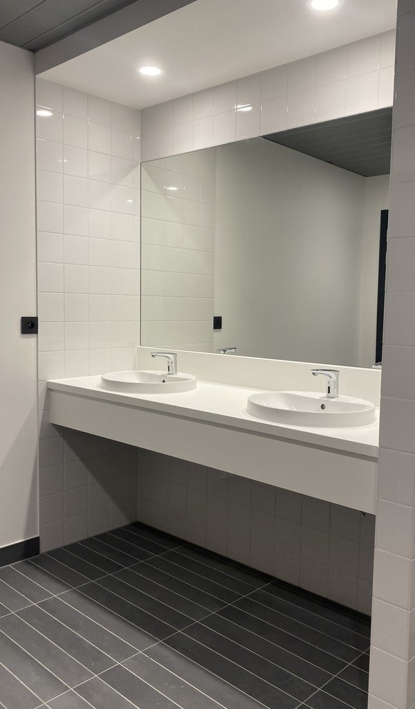 Nieuwbouw kantoren te huur langs E40 in Zwijnaarde