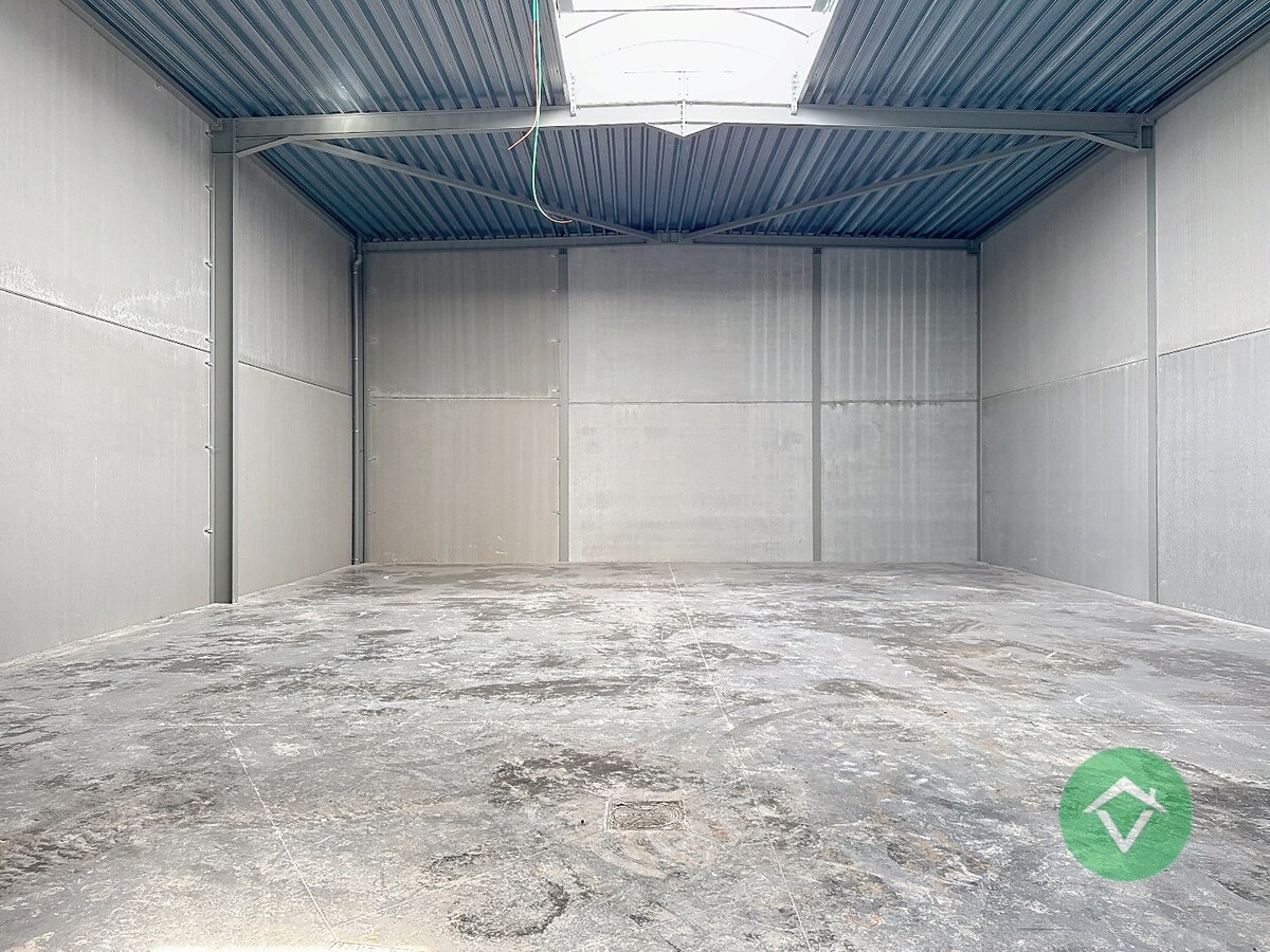 Nieuwbouw loods KMO-UNIT te koop – 237 m² met 1 parkeerplaats inbegrepen op de industriezone te Aartrijke 