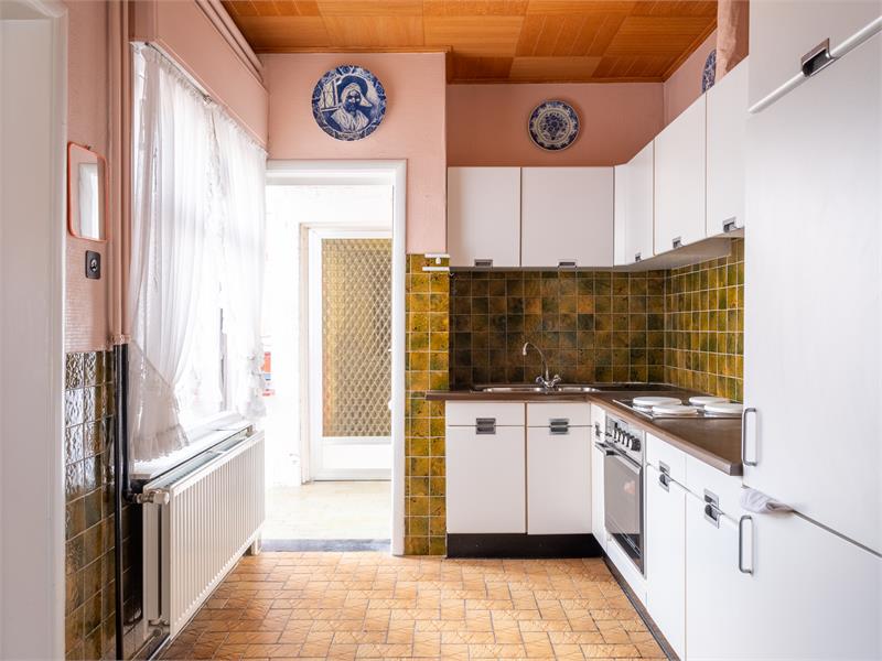 Interessant renovatieproject in groene omgeving 