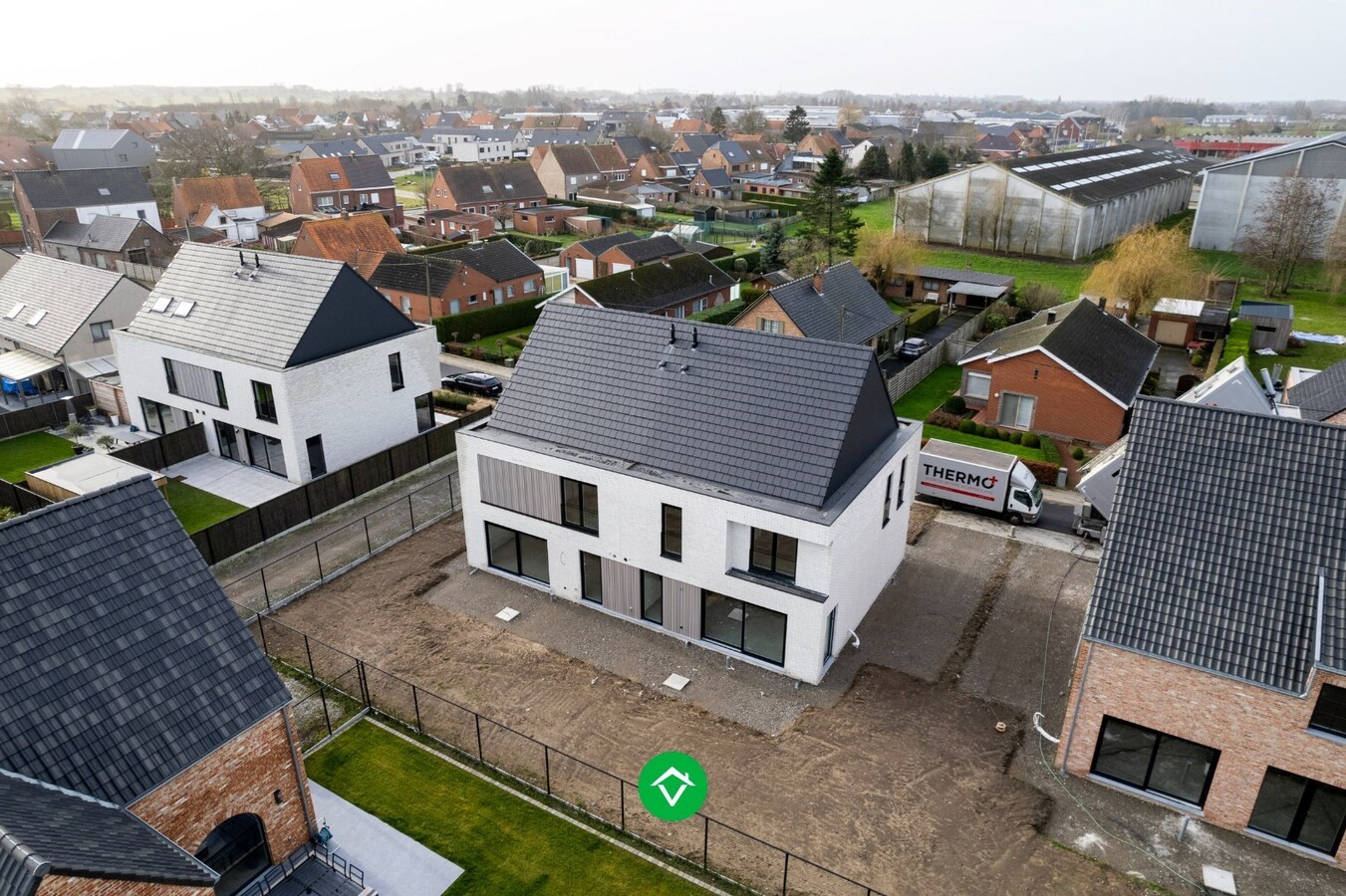 Half-open nieuwbouwwoning met 4 slaapkamers en tuin te Ichtegem 