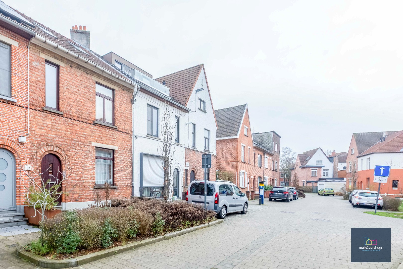 TOPLIGGING : te renoveren woning nabij Gent Sint-Pieters 