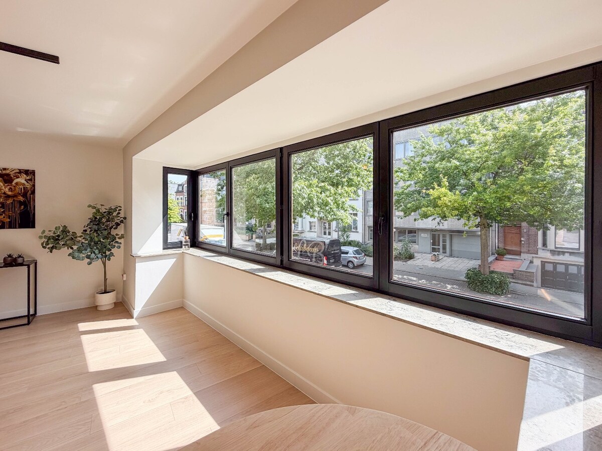 TOPPER ! Appartement op topligging met groot terras van maar liefst 30 m2 ! *** NONO INSPIRED *** 