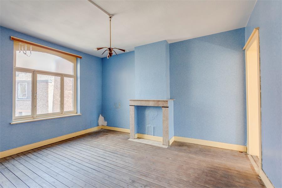 Te renoveren Art Deco herenwoning nabij station 