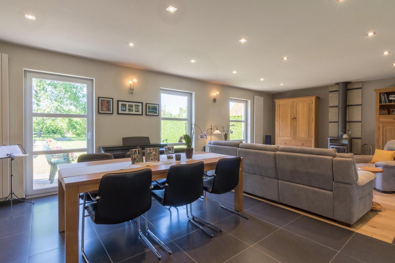 Instapklare villa met prachtige tuin te Destelbergen 