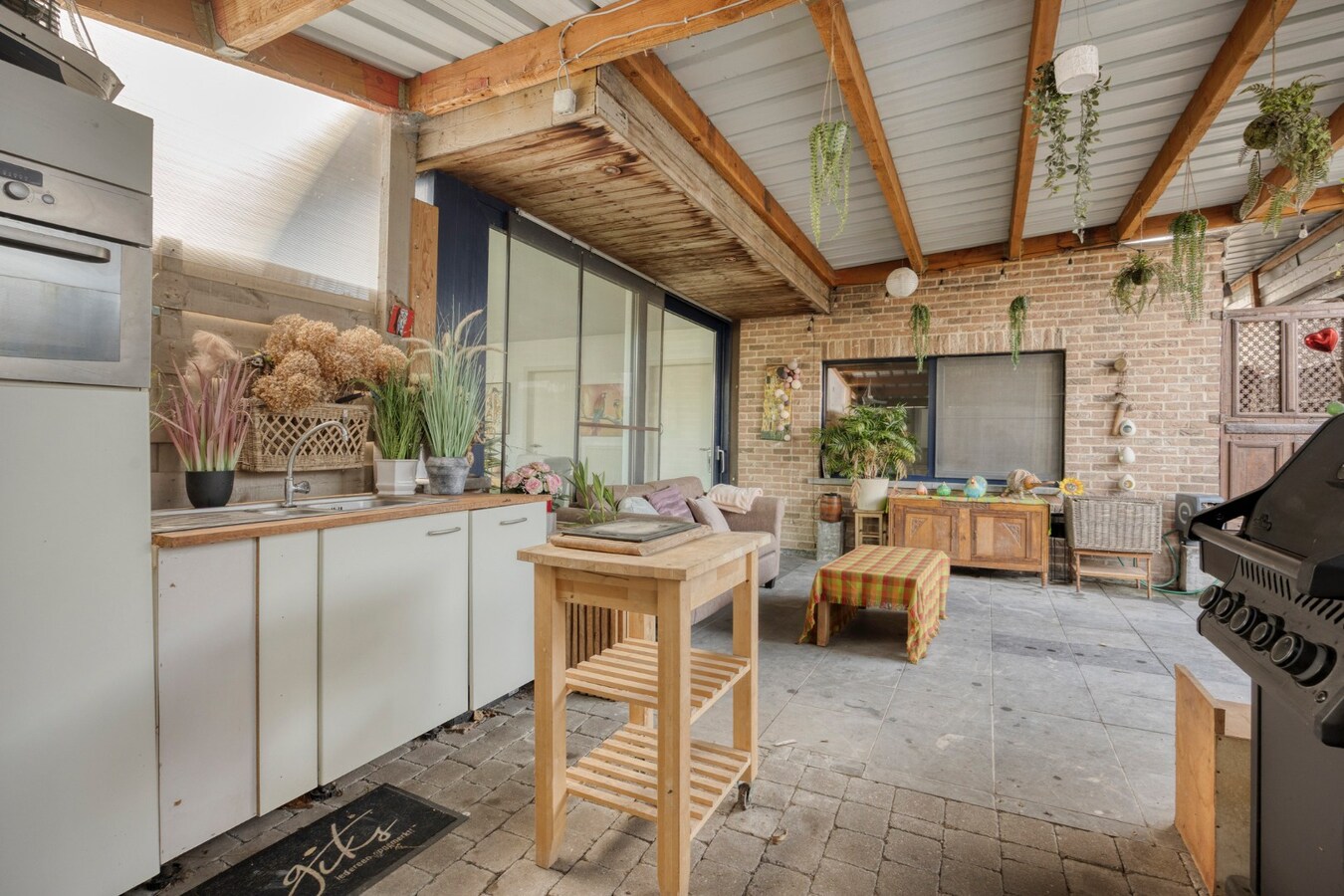 Charmante instapklare woning met 3 slaapkamers en ruime tuin 