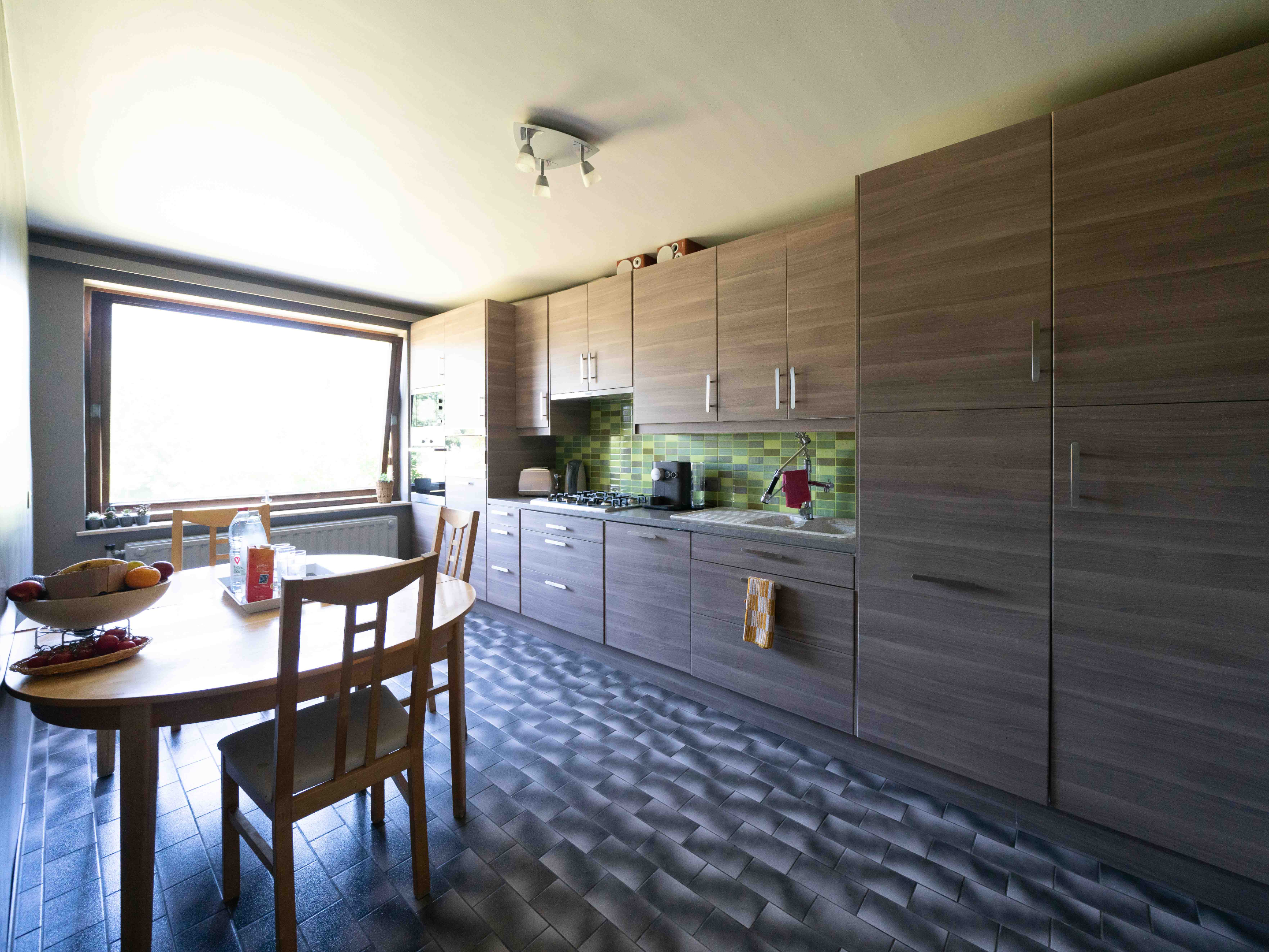 Maison (kangourou) très spacieuse avec jardin et double garage 