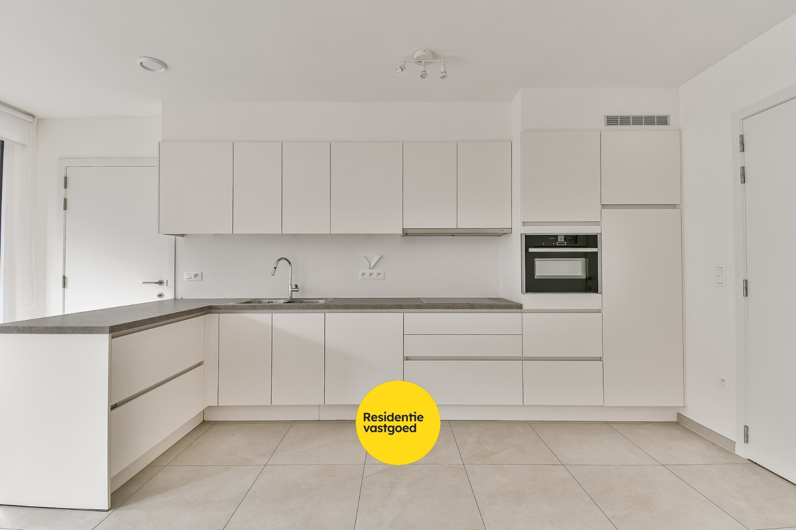 Prachtige assistentiewoning in hartje Aartrijke 