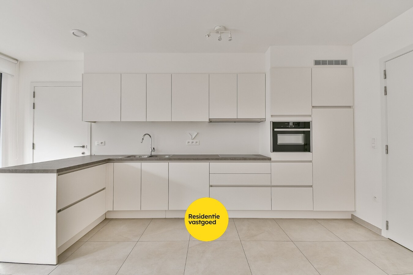 Te huur service flat - Aartrijke