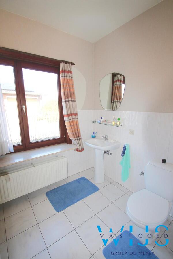 Gezellige goed onderhouden bungalow op een mooi perceel 