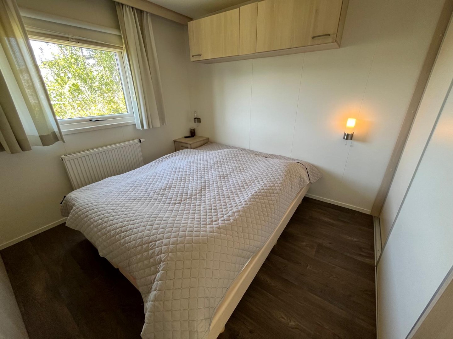 T.A. Makelaardij biedt aan: Goed onderhouden chalet (V47) op een rustige plek met veel privacy 