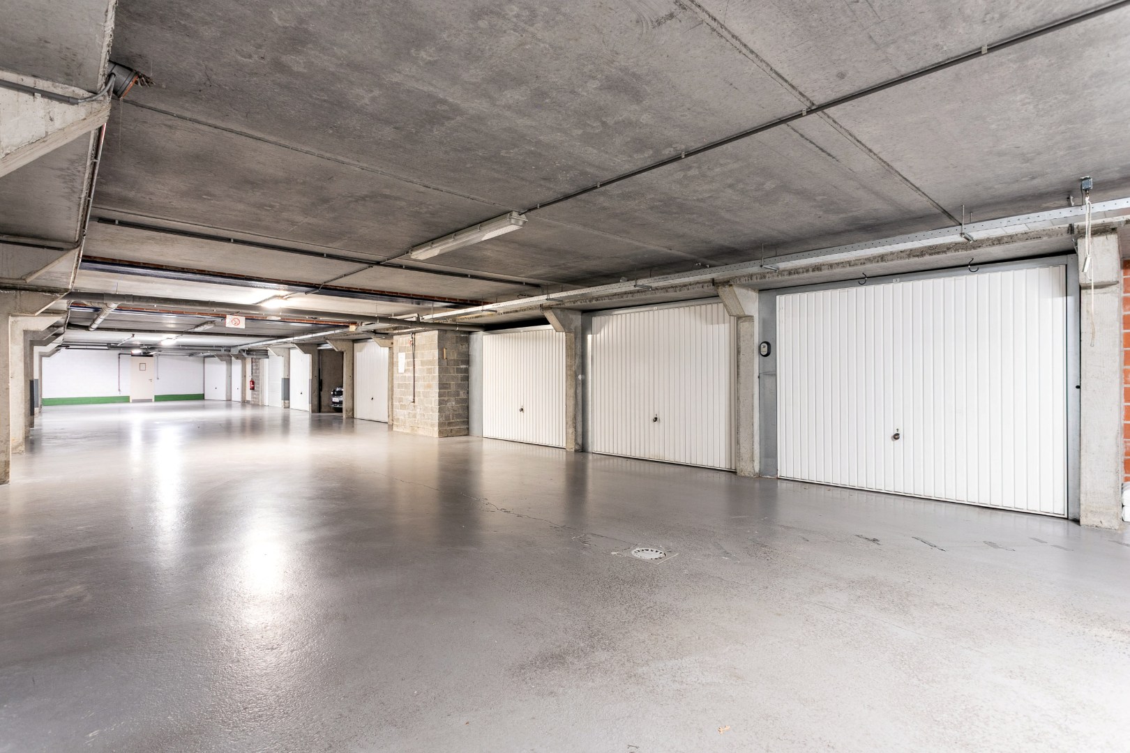 Instapklaar 2 slpk appartement met garage te Halle 