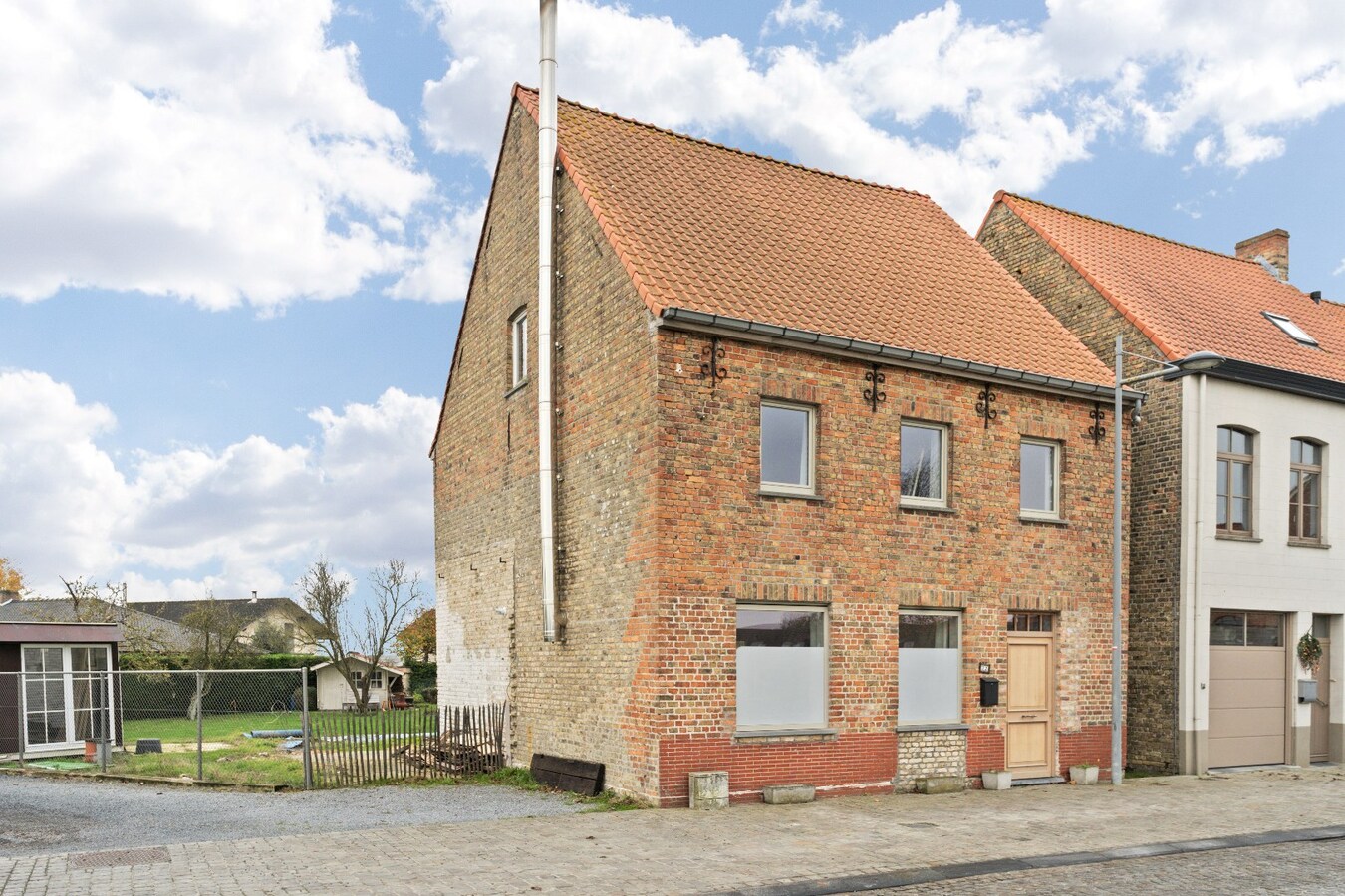 Landelijk gelegen, vrijstaande woning op ruim perceel van 670m² 