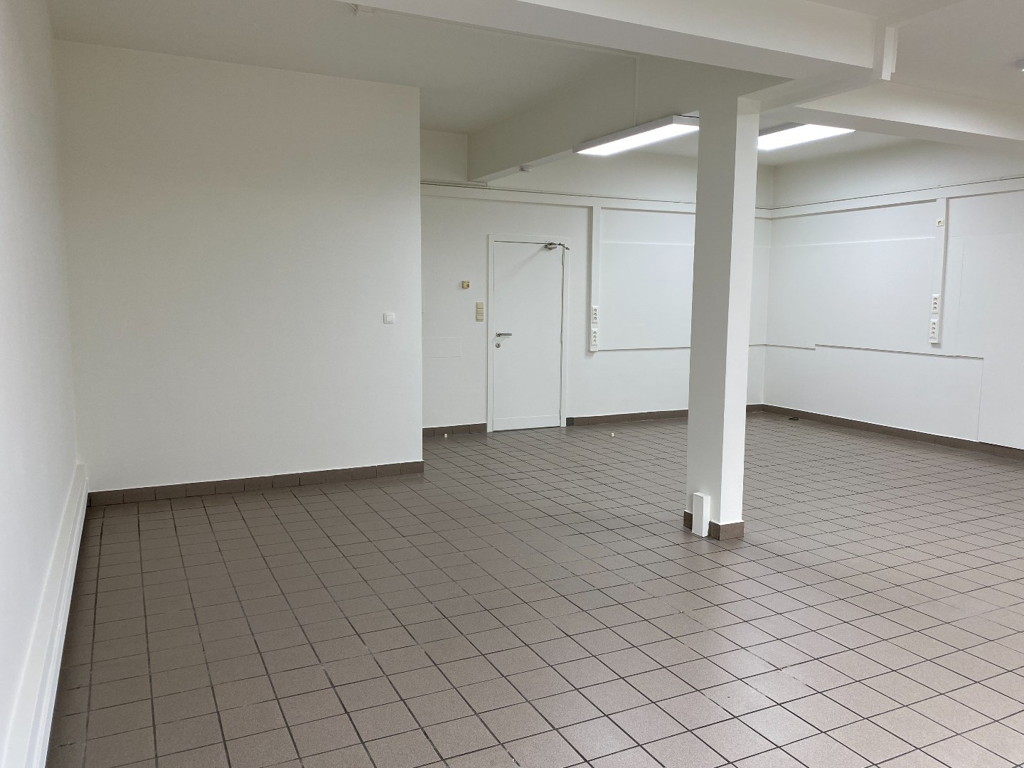 Commercieel handelspand op de Grote Steenweg te Olsene 