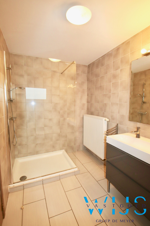 Instapklare bel-étage met 3 slaapkamers te ASSENEDE ! 