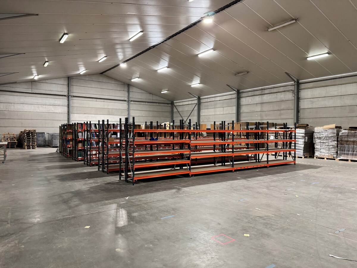 Loods met burelen te huur te Koekelare 