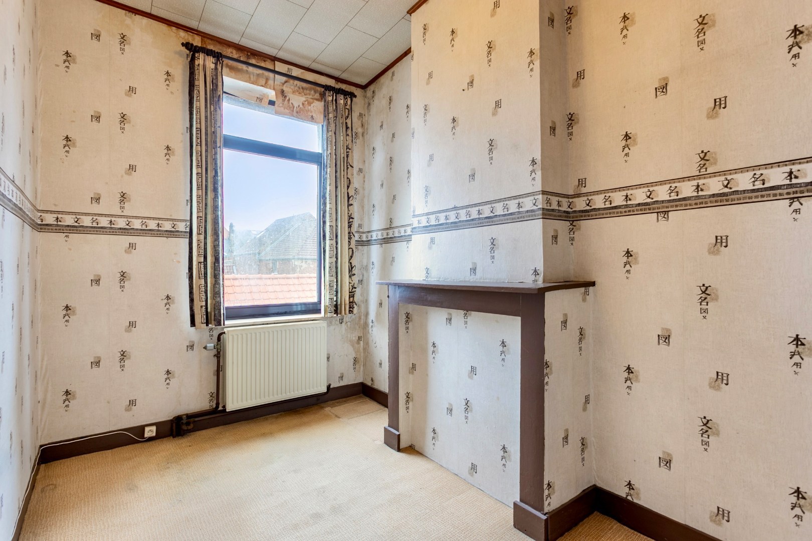 Handelspand met woonst te Halle-centrum 