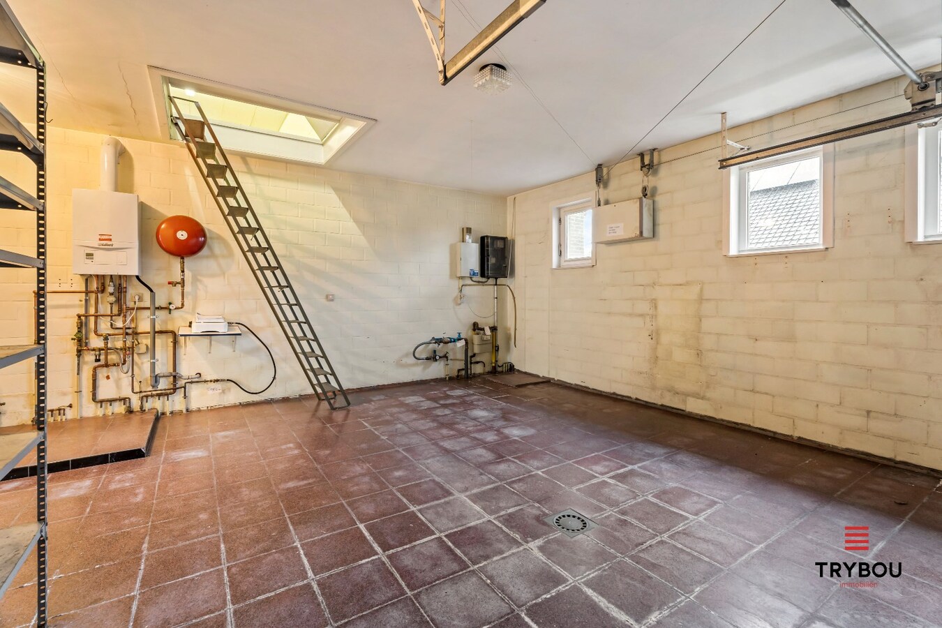 Statige, alleenstaande woning met rustige ligging te Ieper (Boezinge) 