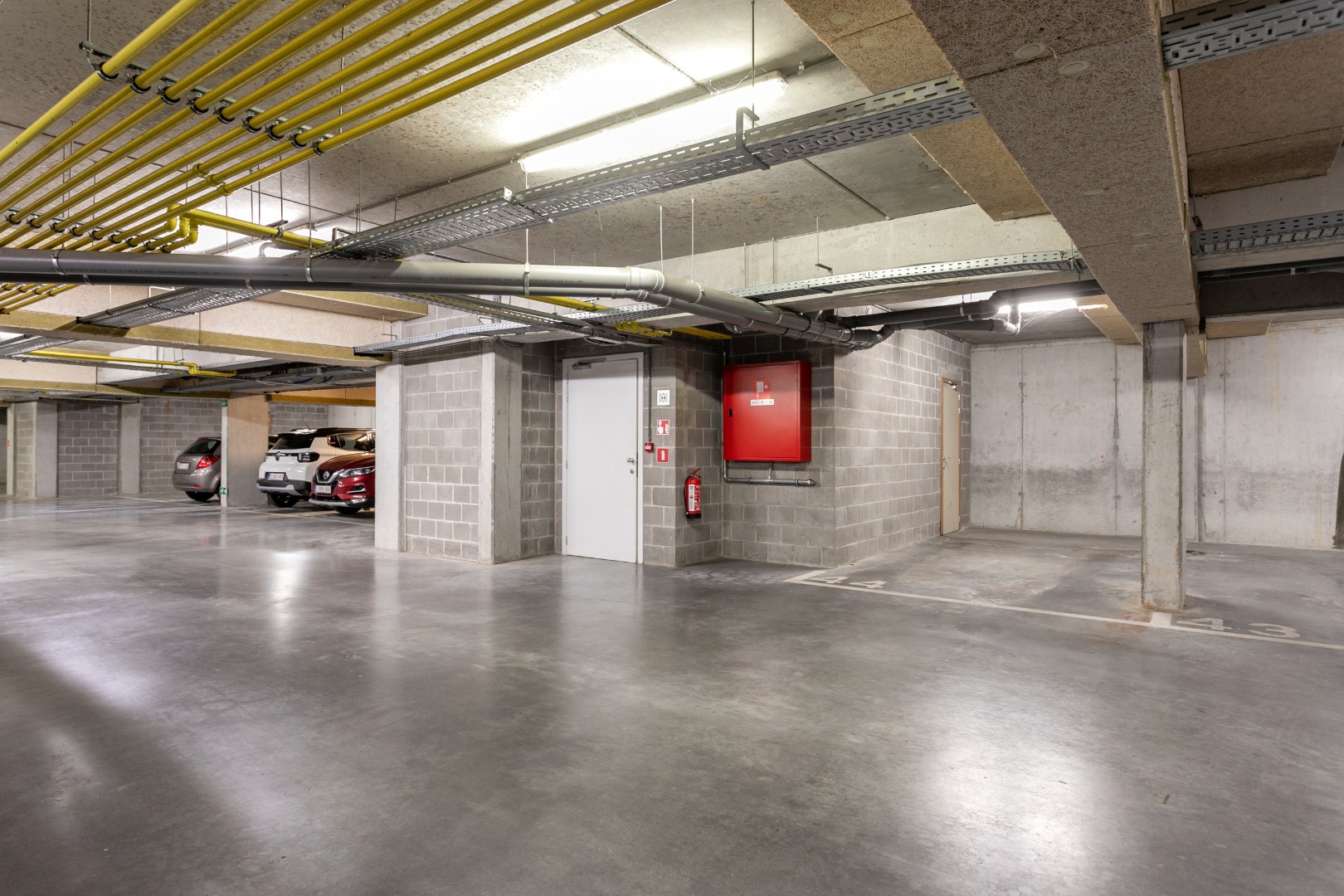 Instapklaar en energiezuinig gelijkvloers appartement met 2 SLPKS, tuin en terras 