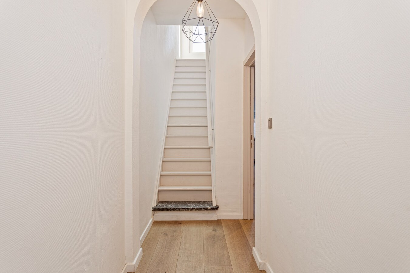 Instapklare ruime woning met 4 slaapkamers 