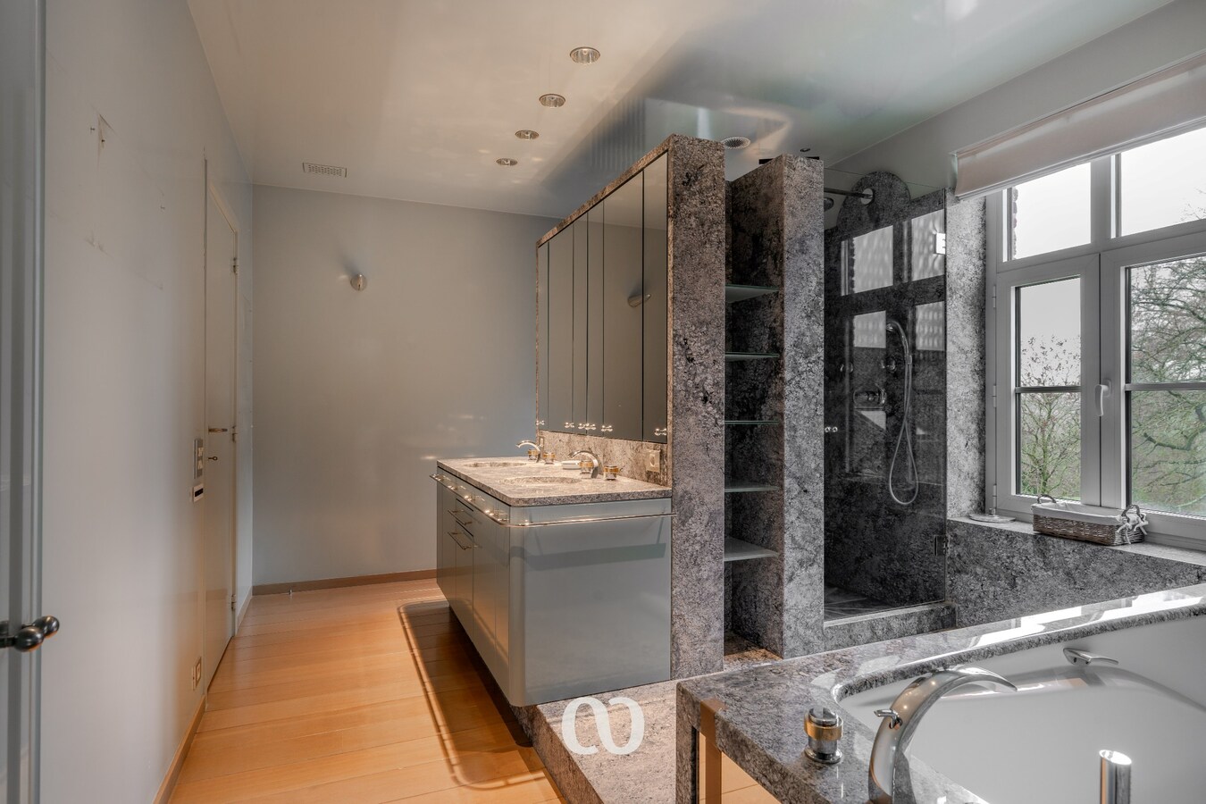 Exclusieve villa met unieke parksetting in Mater 