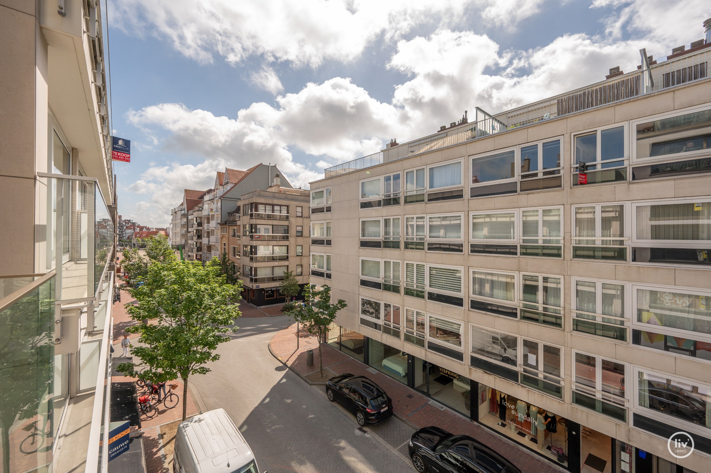 Zuidgericht nieuwbouwappartement met 2 slaapkamers op topligging aan de Kustlaan. 