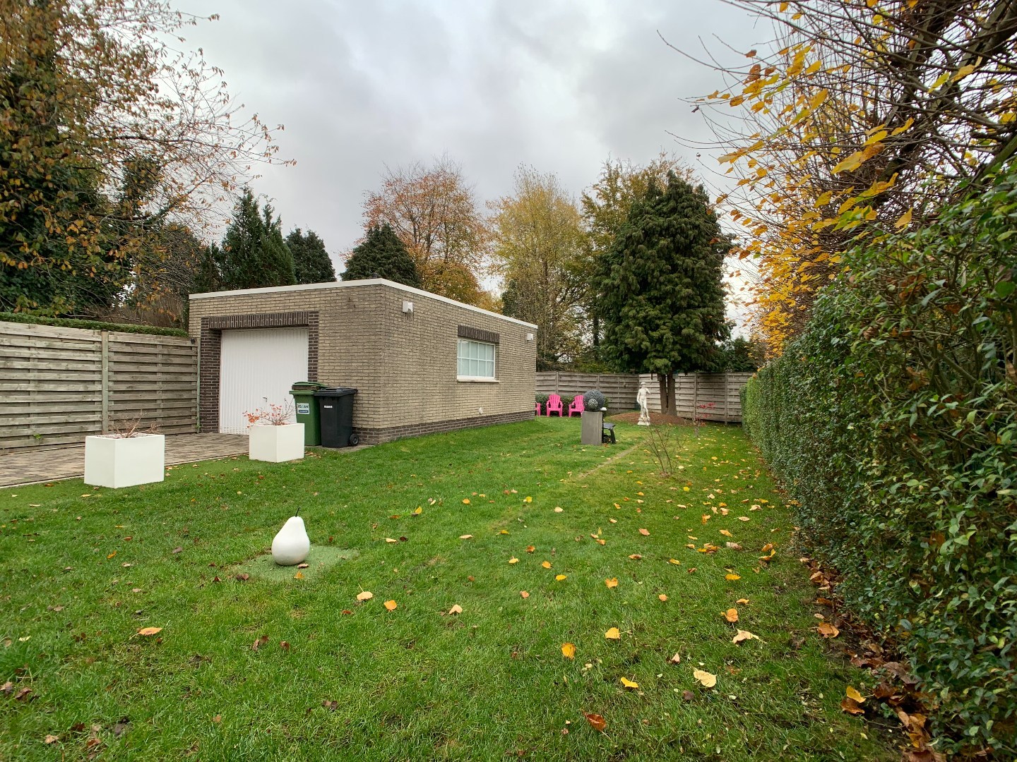 Instapklare halfopen bebouwing met zonnige zuidoost gerichte tuin – 560 m² 