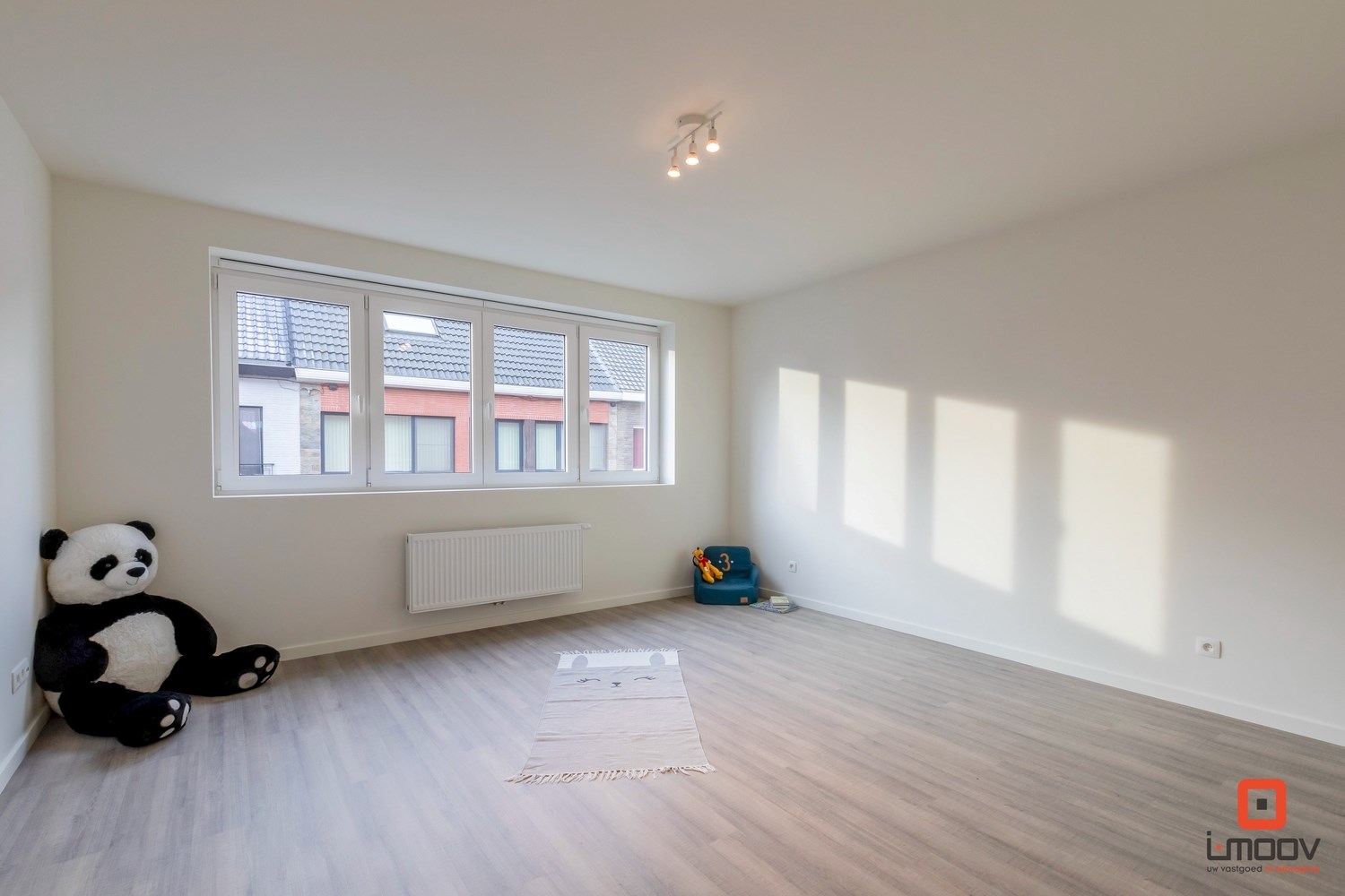 Ruime, zeer recente woning in rustige buurt 