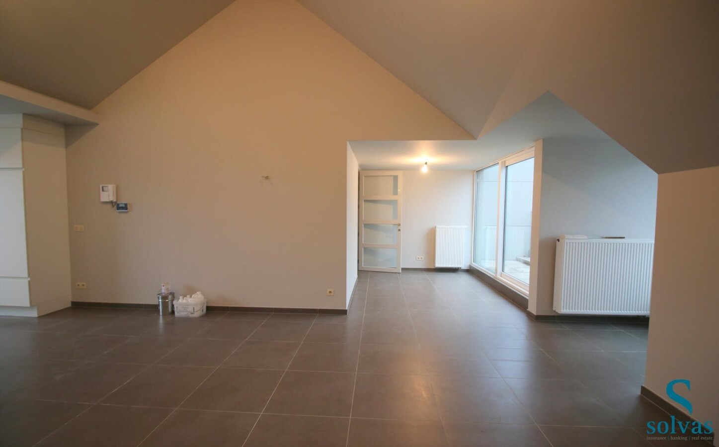 Appartement met 2 garageboxen 