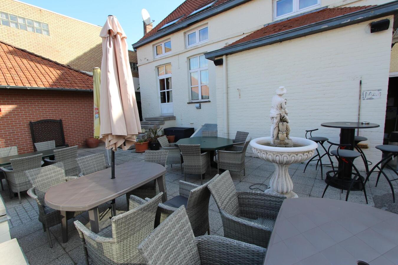 Instapklare café over te nemen te Koekelare 