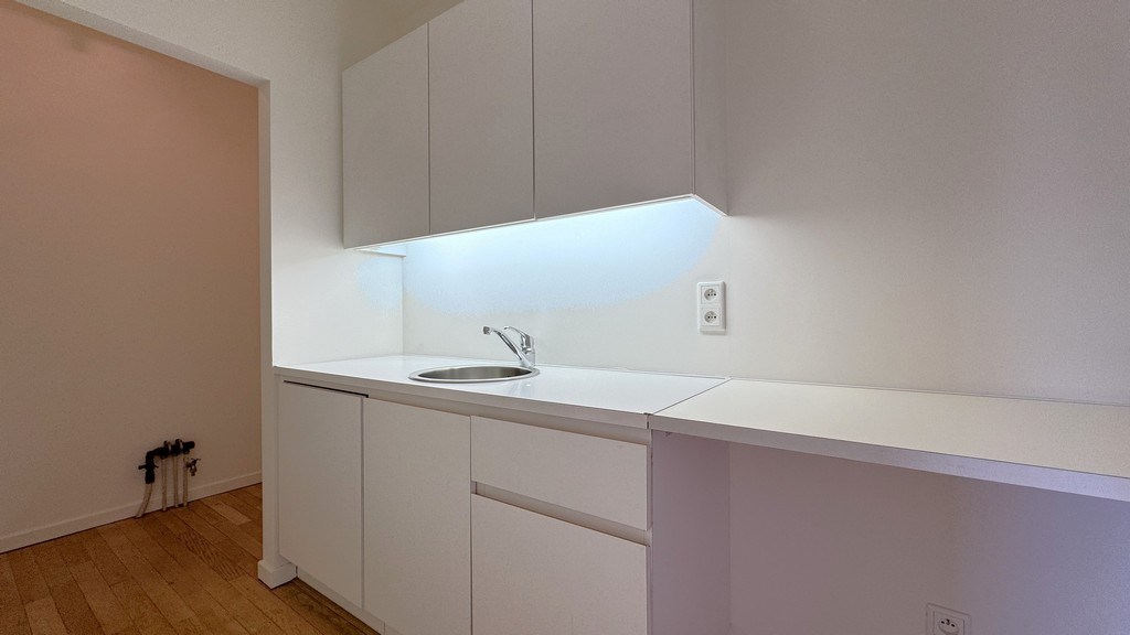 Instapklaar kantoor te huur nabij N12 in Schilde