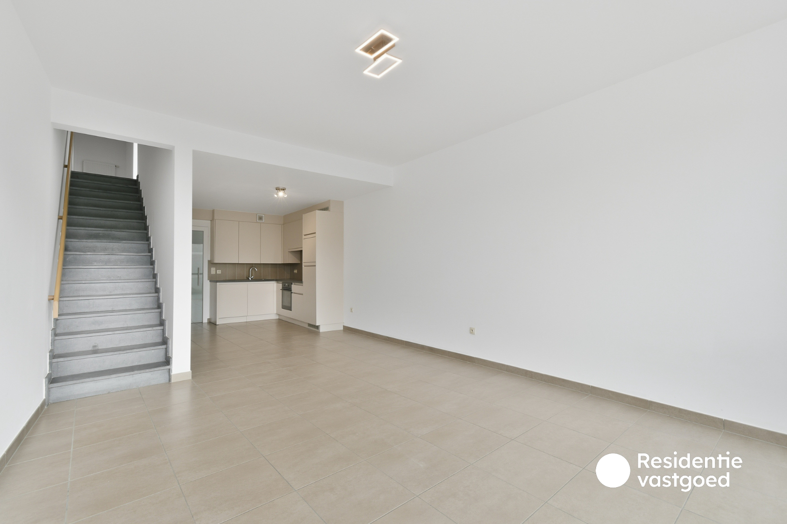 Recente woning met 3 slaapkamers en zonnige tuin nabij centrum Oudenburg 