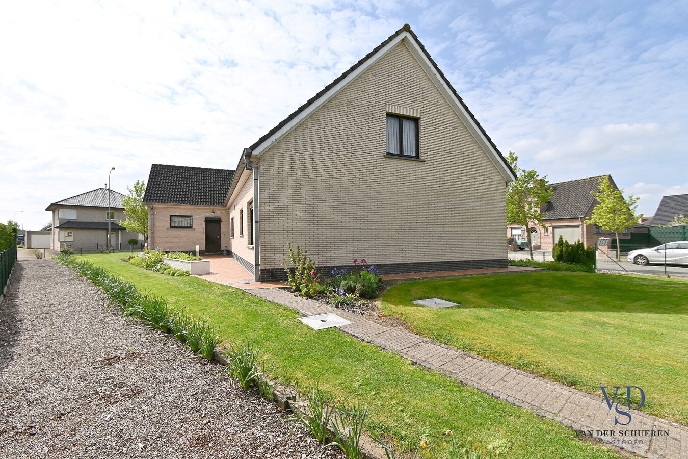 Statige villa in rustige residentiële wijk 