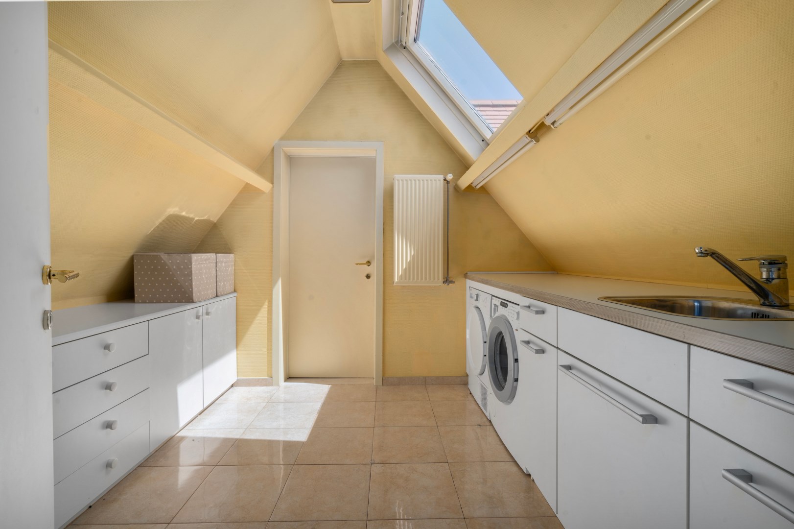 Stijlvolle villa met 5 slaapkamers op mooi perceel van 1325m² 