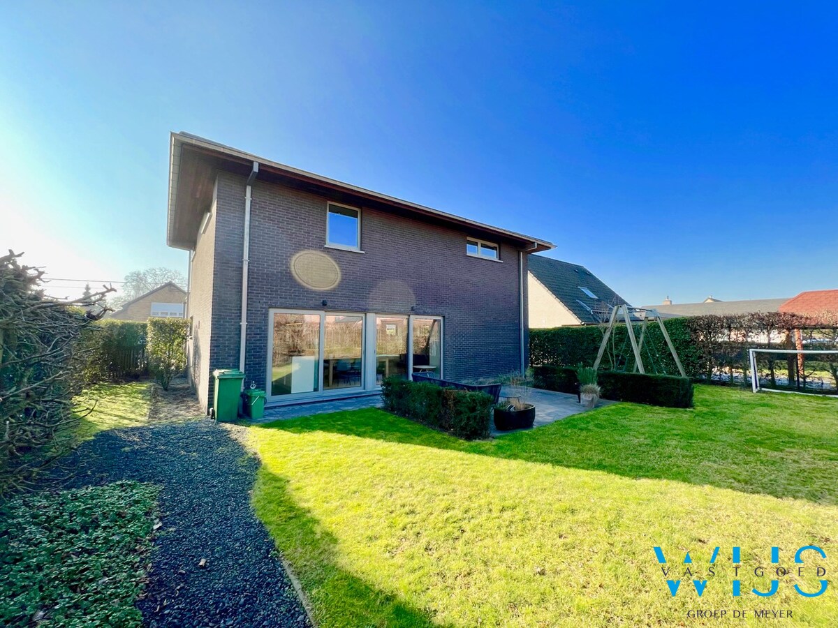 Mooie tijdloze en centraal gelegen open bebouwing 