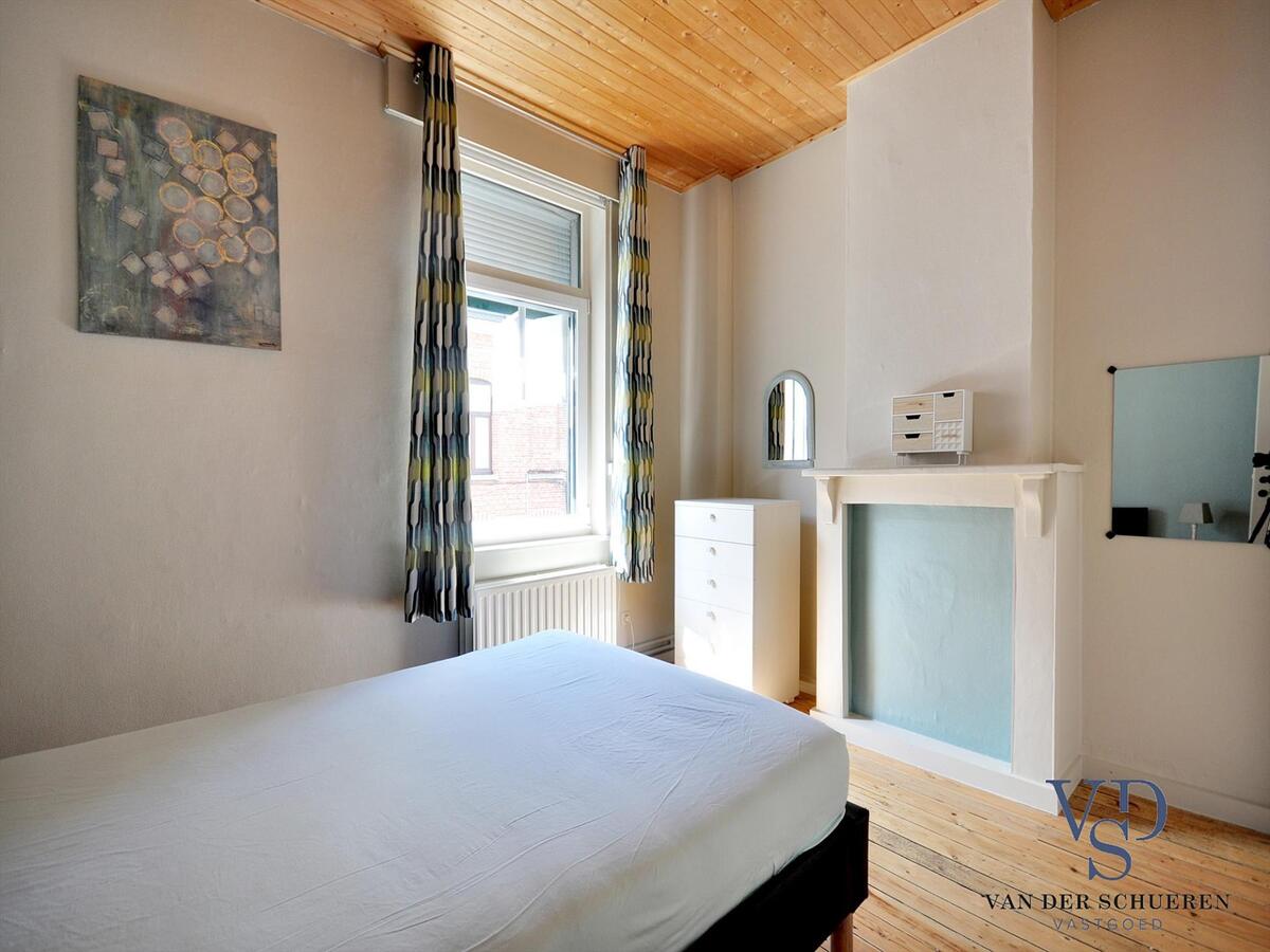 Hippe woning  op amper 350 m van het  UZ !   TOPPER !! 