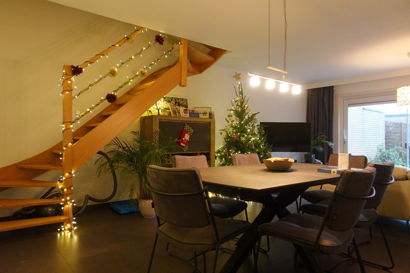 Verrassend ruime woning met 4 slaapkamers en garage 