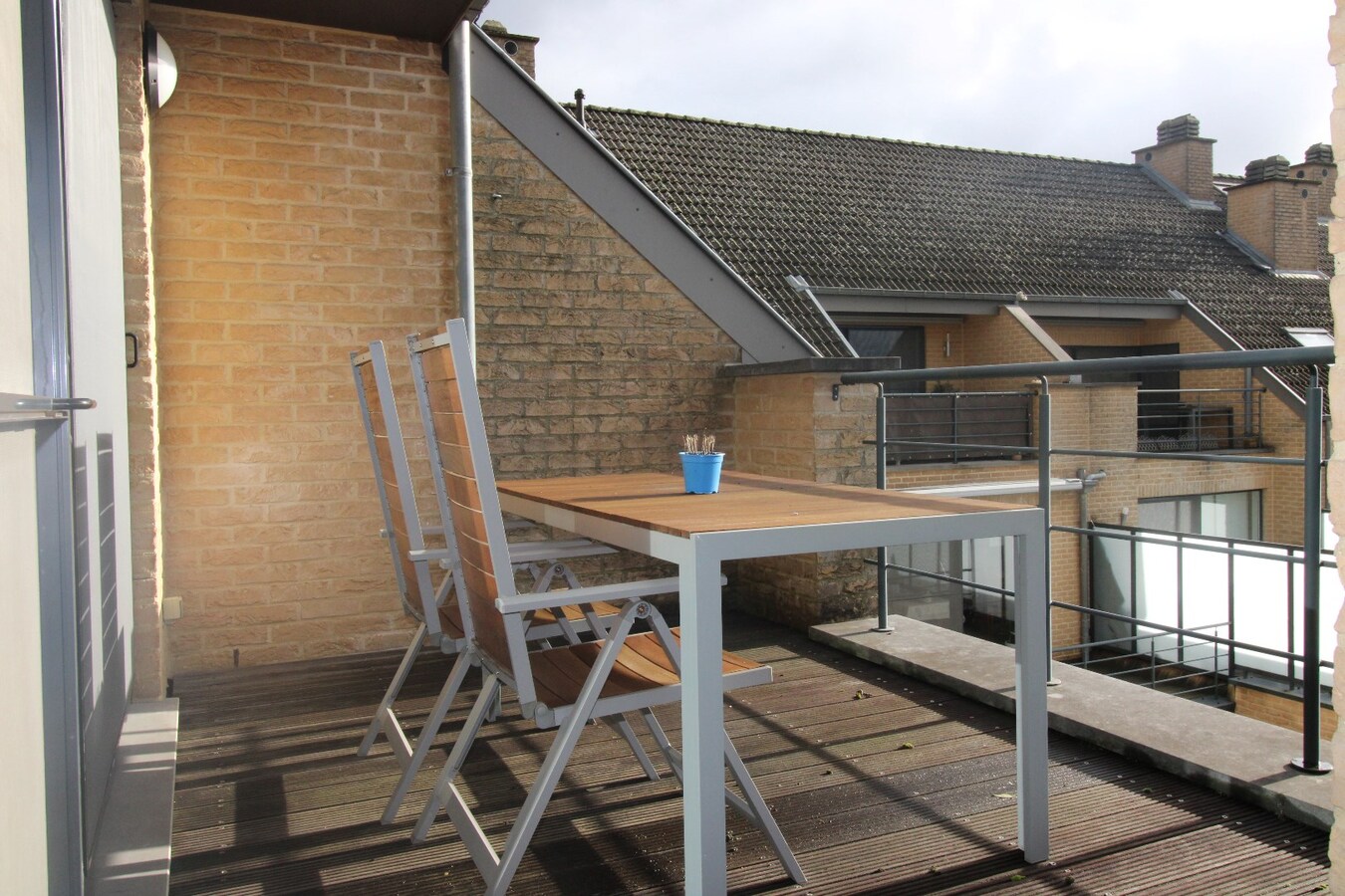 Centraal gelegen appartement met terras, kelderberging en staanplaats 