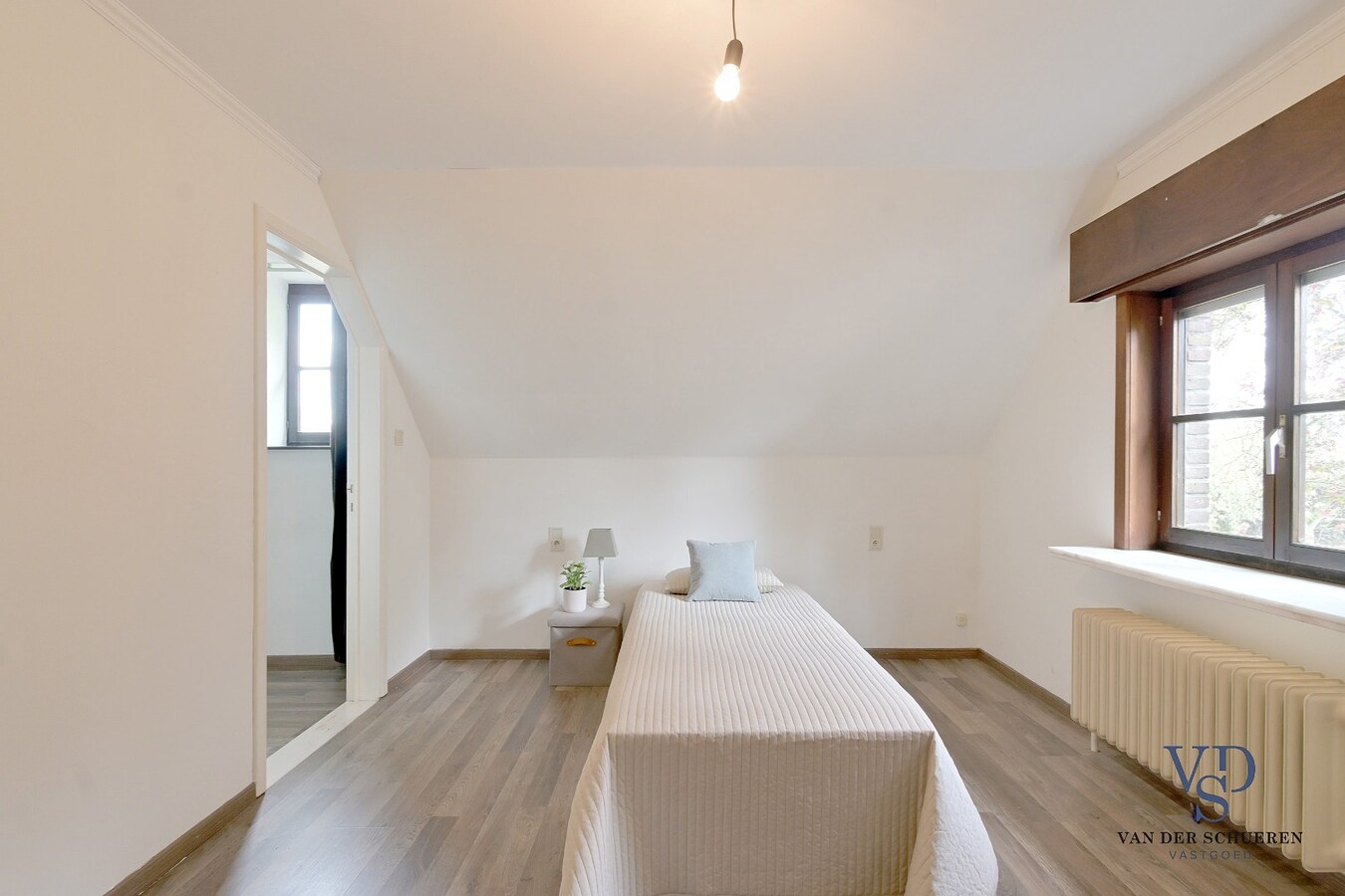 Degelijk, ruime villa. 