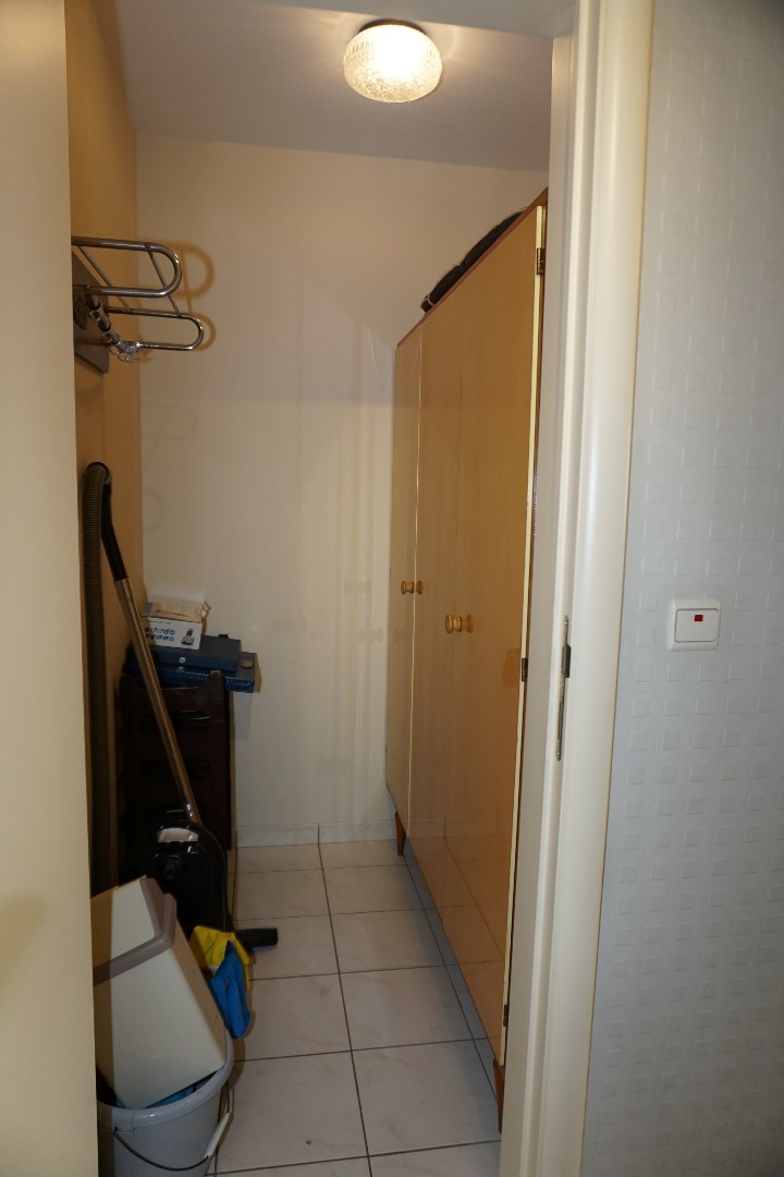 Appartement récent avec terrasse spacieuse à Ostende 