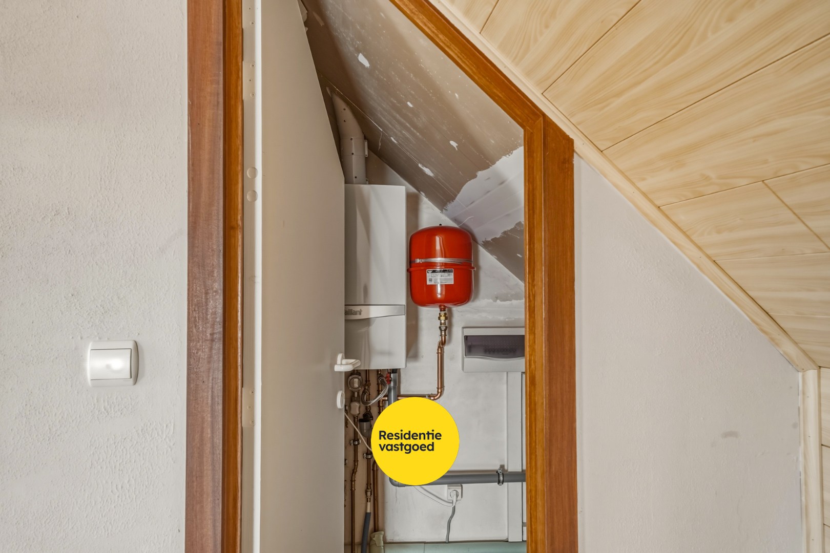 Ruime halfopen woning met 4 slaapkamers, tuin en garage 
