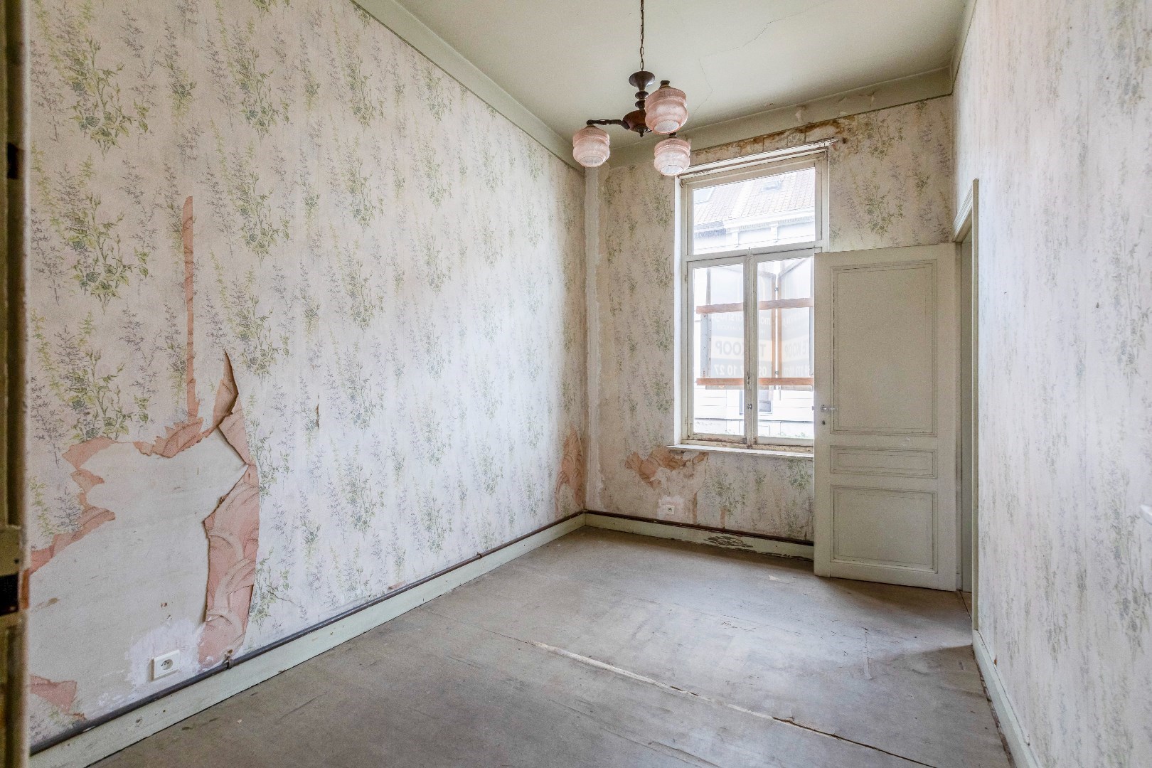 “Te renoveren (erfgoedlening) herenhuis met zelfst. beroepsmogelijkheden. 