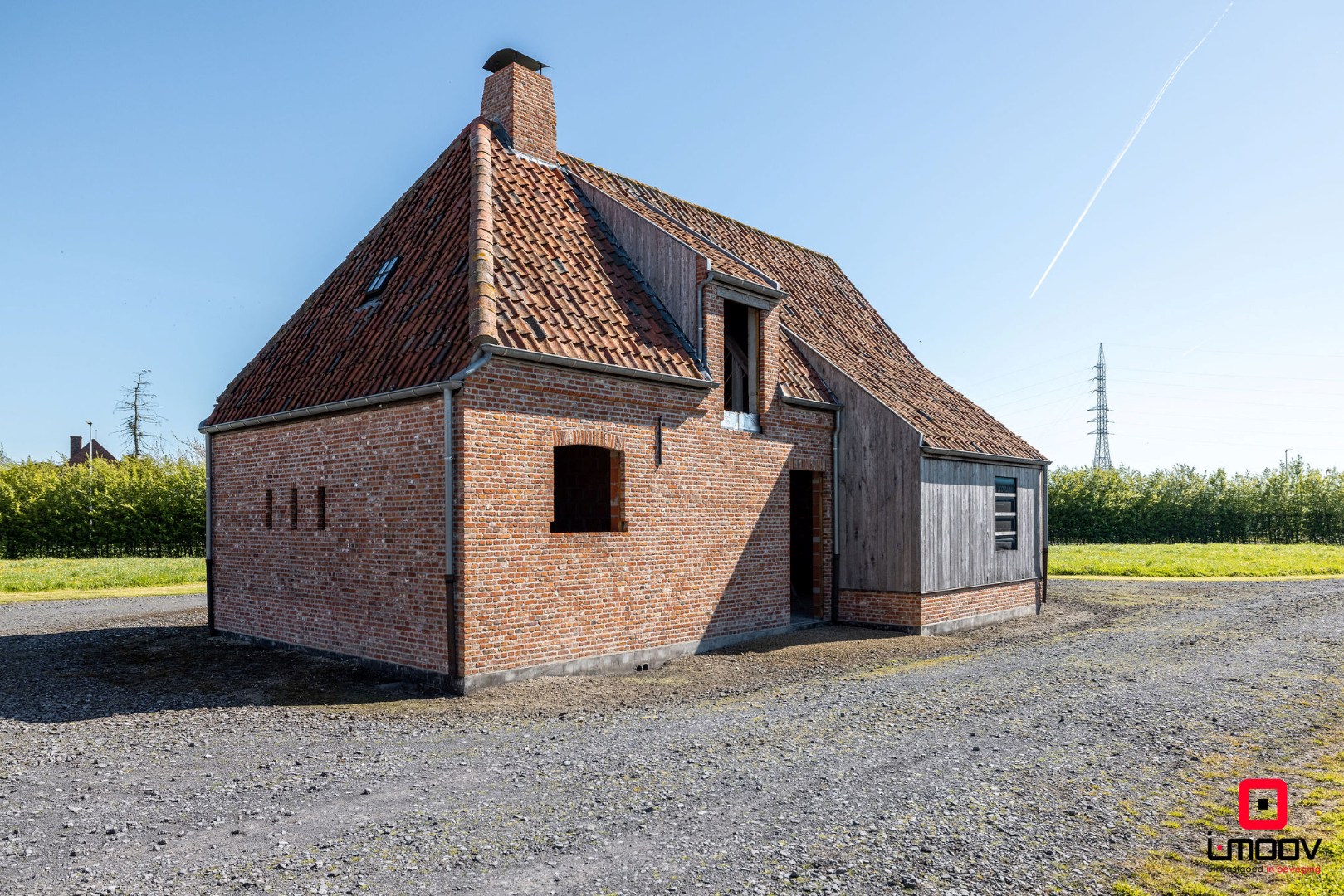 Landelijk gelegen ruwbouwhoeve met bijgebouwen op uitzonderlijk perceel van ca. 9.331 m² 