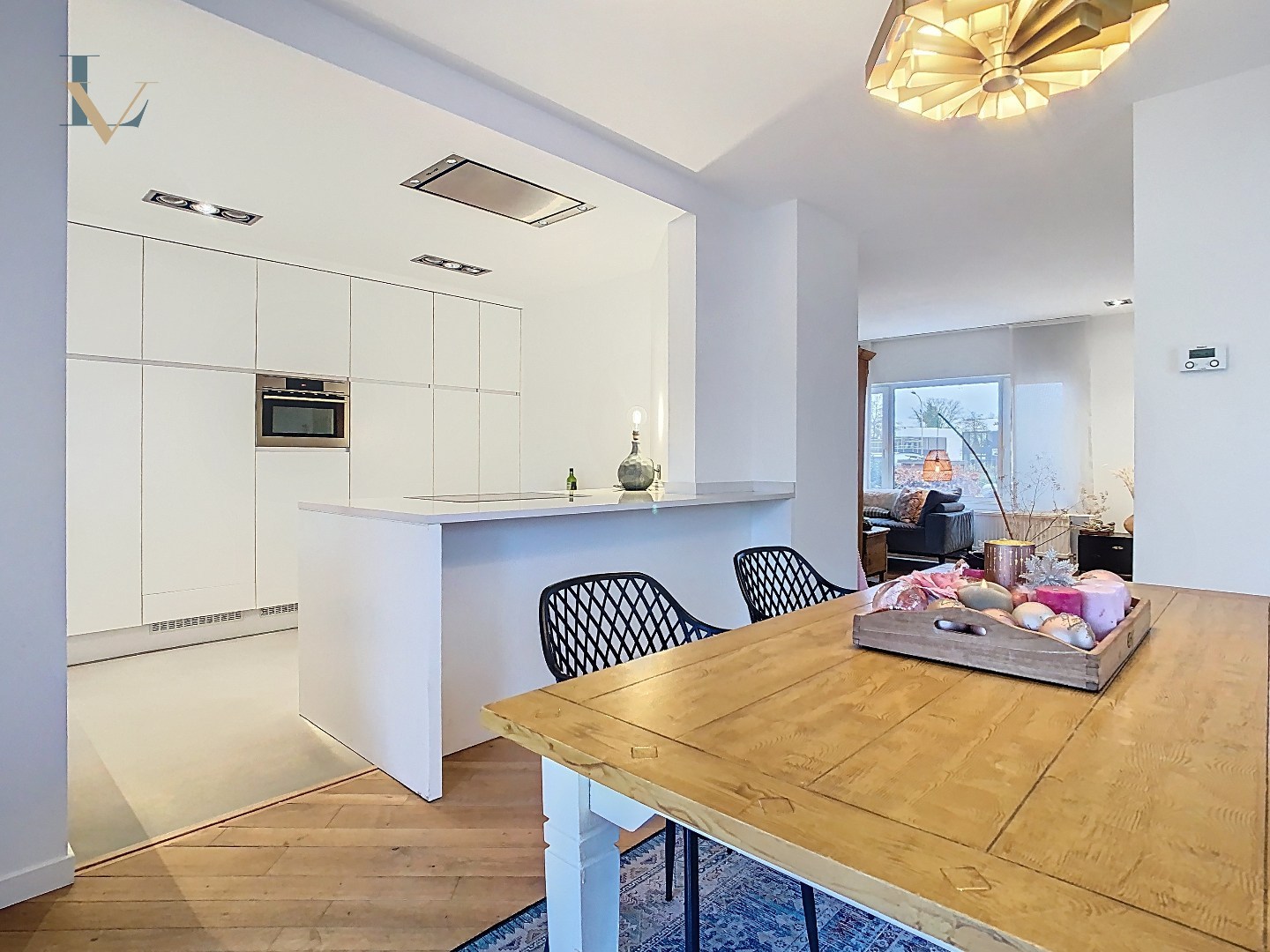 Charmante instapklare woning met 2 slpk. aan de vaart in Schoten nabij het centrum. 