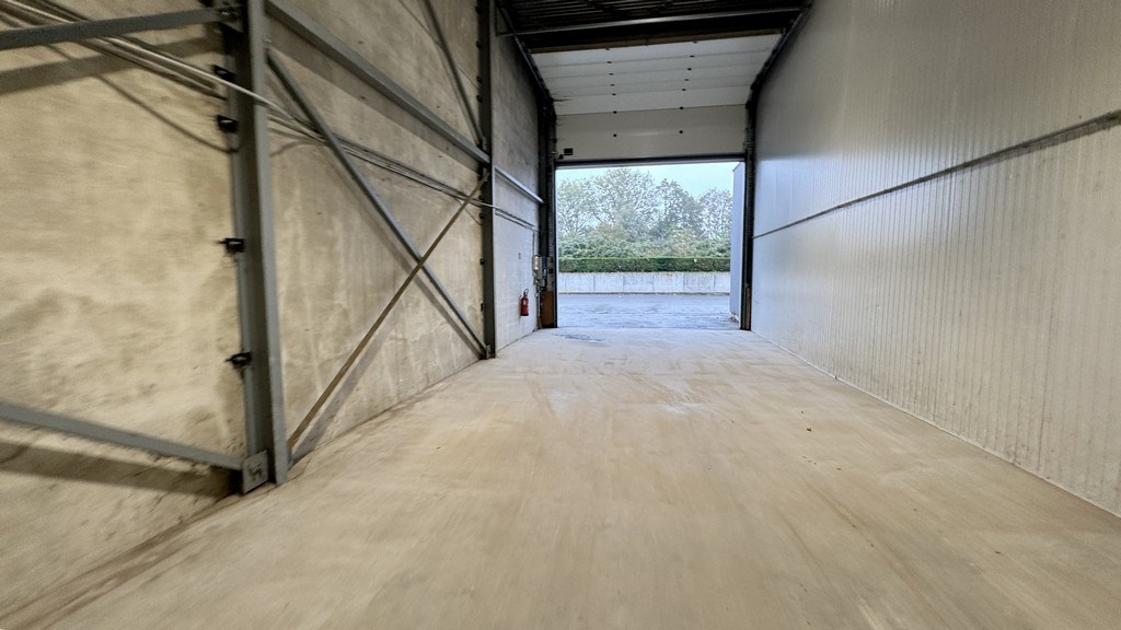 Opslagruimte te huur vlakbij R4 te Evergem