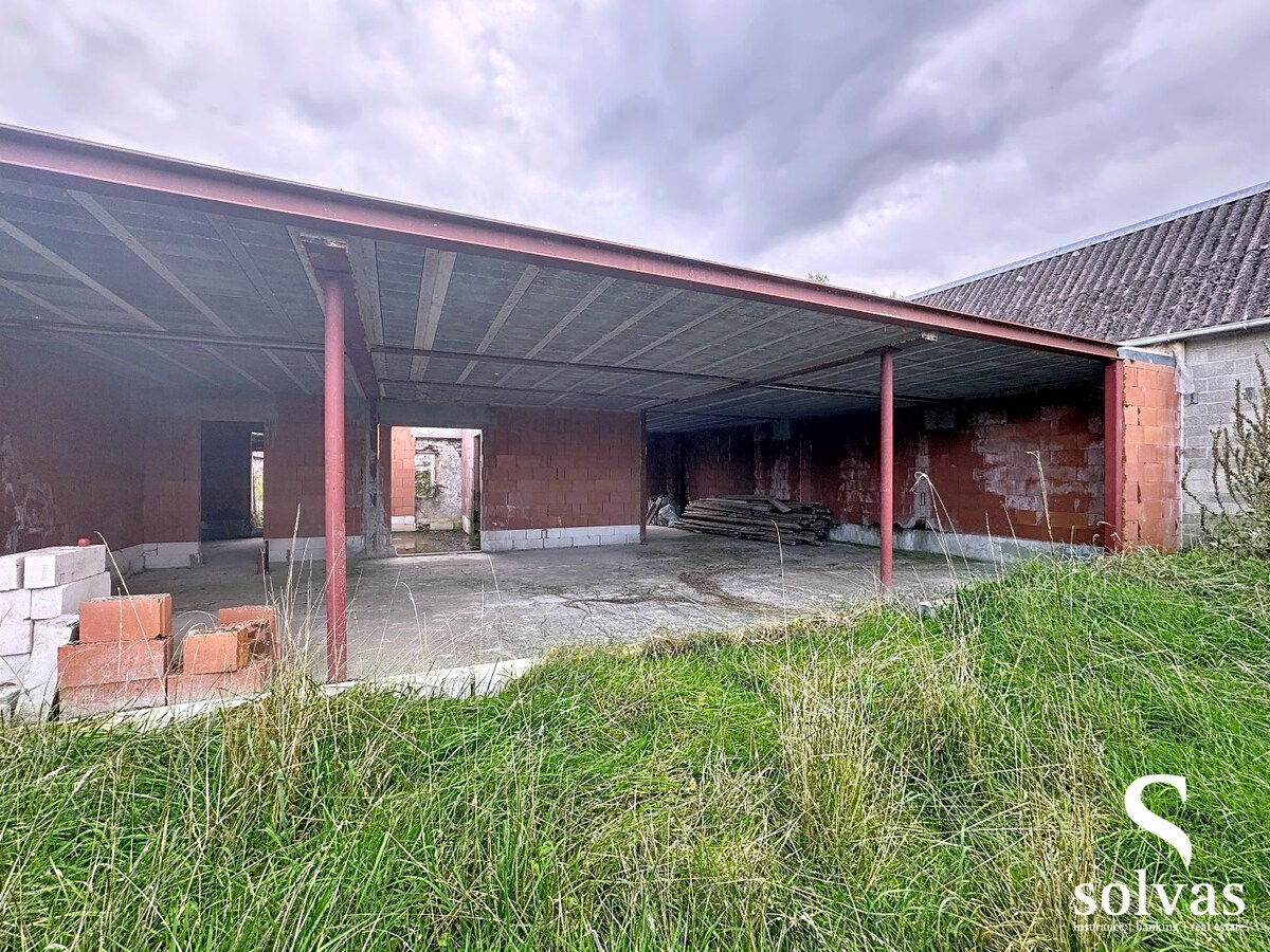 Verder af te werken woning in Bellem 