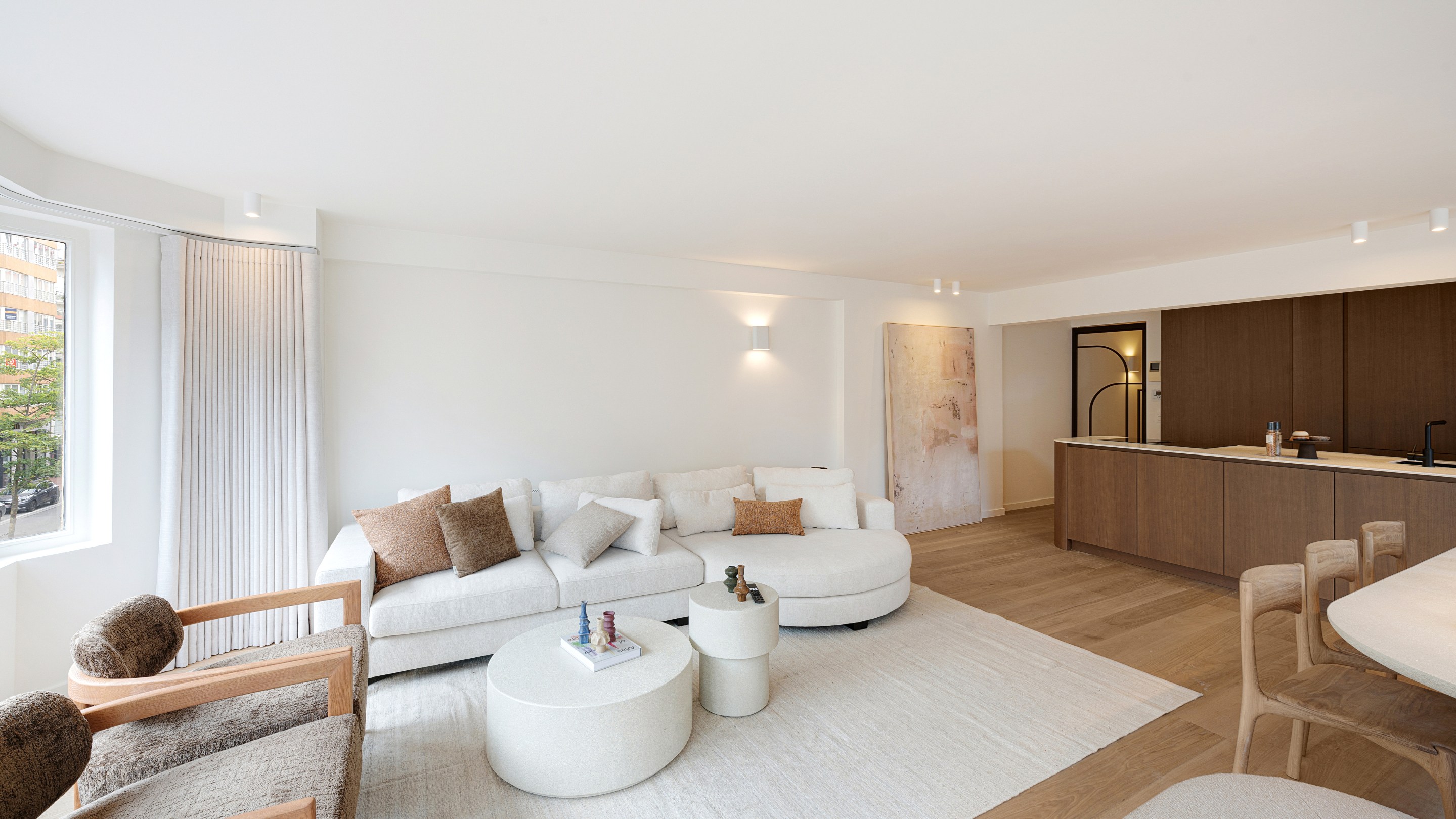 Stijlvol gerenoveerd hoekappartement met 3 slaapkamers in hartje Knokke. 