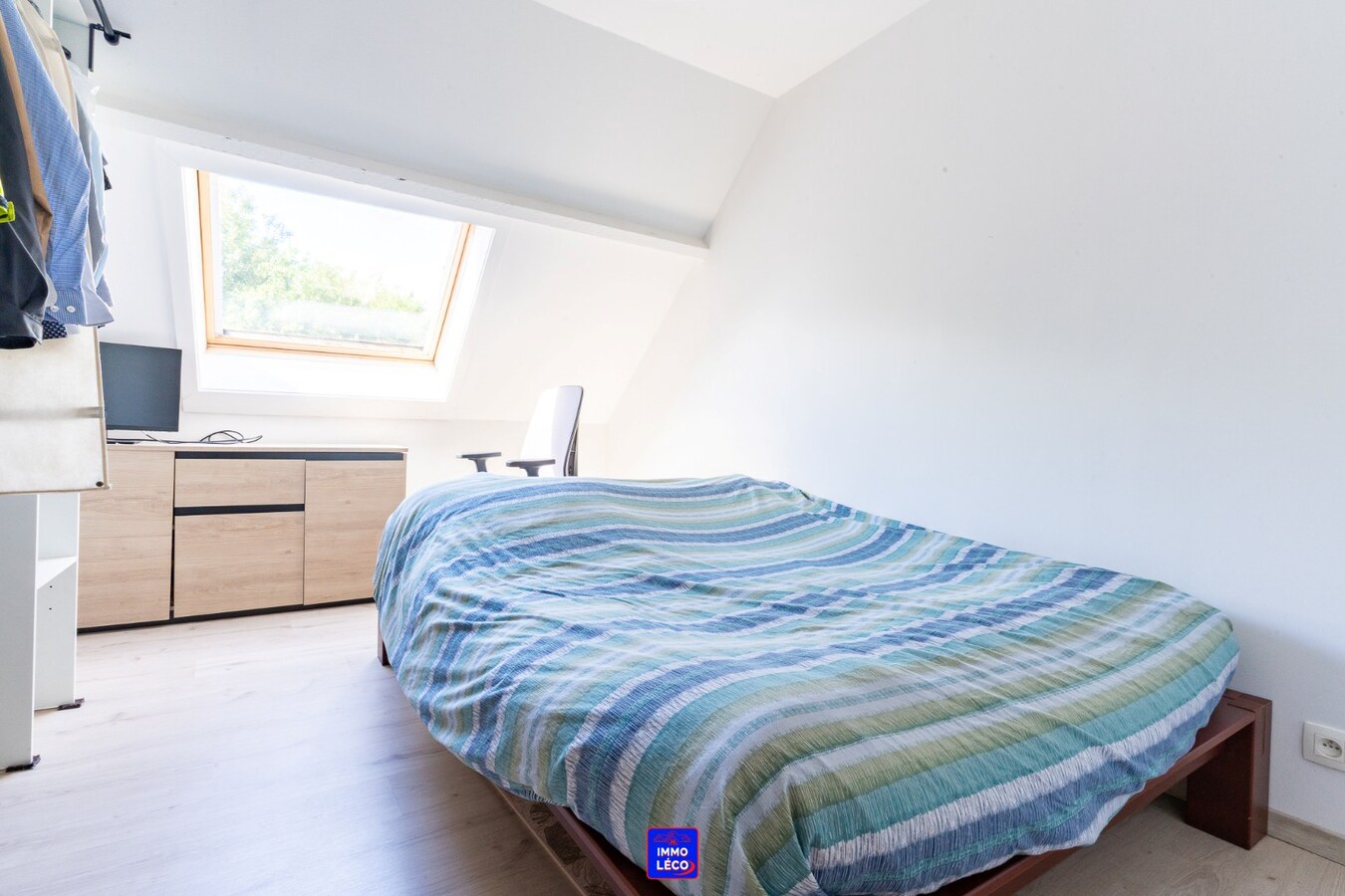Appartement TRIPLEX trois chambres avec entrée indépendante et garage 