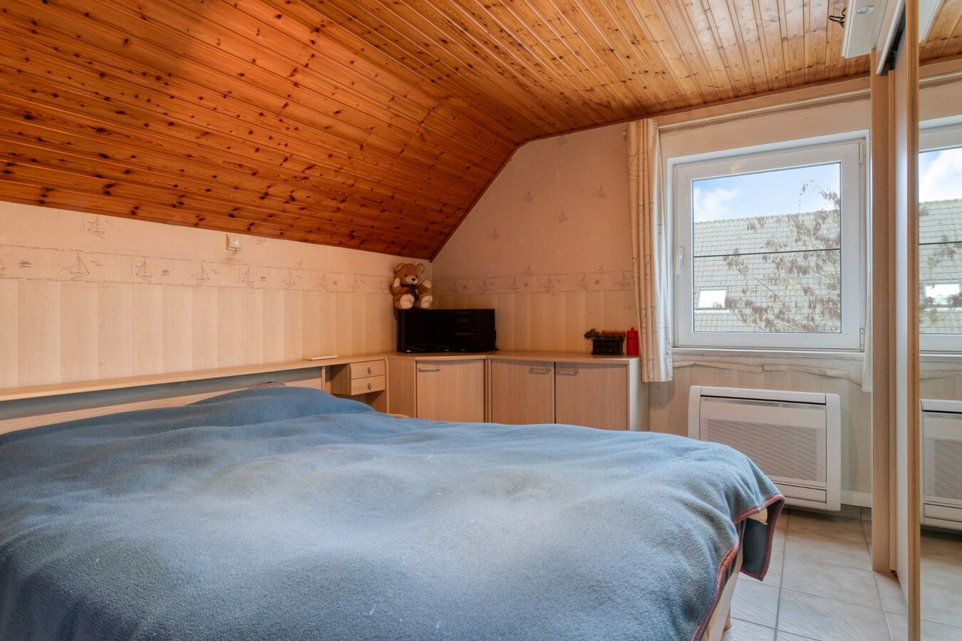 Instapklare gezinswoning met ruime tuin en dubbele garage in Poelkapelle 