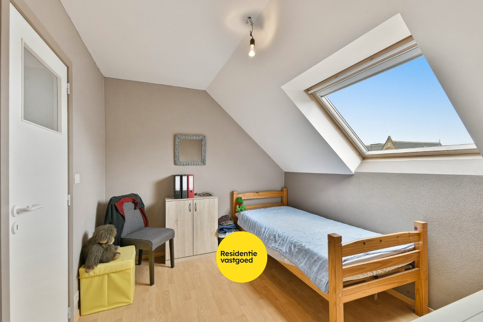 Duplex-appartement in rustige residentie met twee slaapkamers en terras 